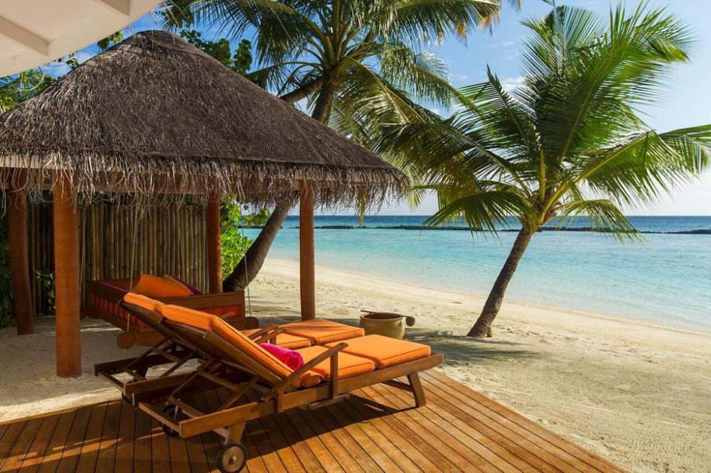 content/hotel/Sun Aqua Vilu Reef/Accommodation/Deluxe Beach Villa/SunAquaViluReef-Acc-DeluxeBeachVilla-04.jpg